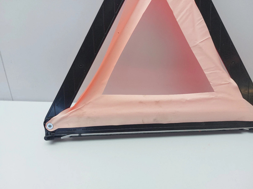 VOLVO V40 EMERGENCY HAZARD WARNING TRIANGLE 2013