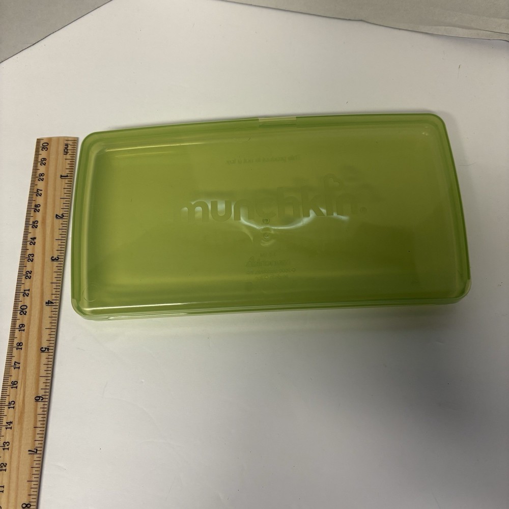 Munchkin Travel Case Refillable Case Empty Container Baby Wipes Clam Shell Green