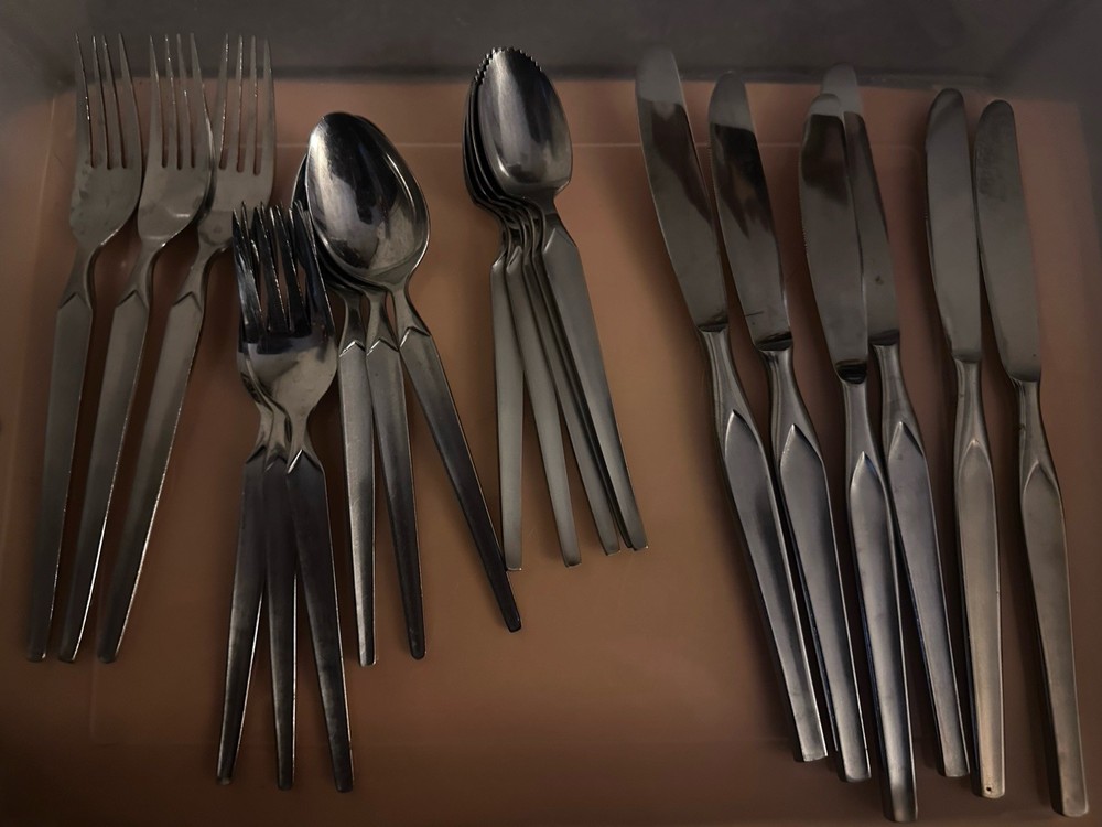 Stainless Japan Flatware SRI Cortina Partial Set - 20.pcs’ USED ( Pre Owned)