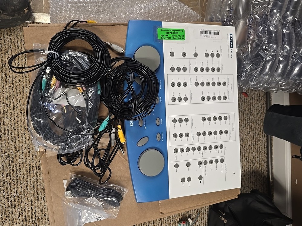 Madsen Astera Audiometer  1066-ACP Control Panel Otometrics WITH ACESSORIES