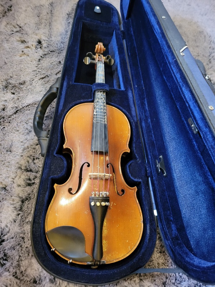 1900 Copy of Antonius Stradivarius Violin. Germany 5