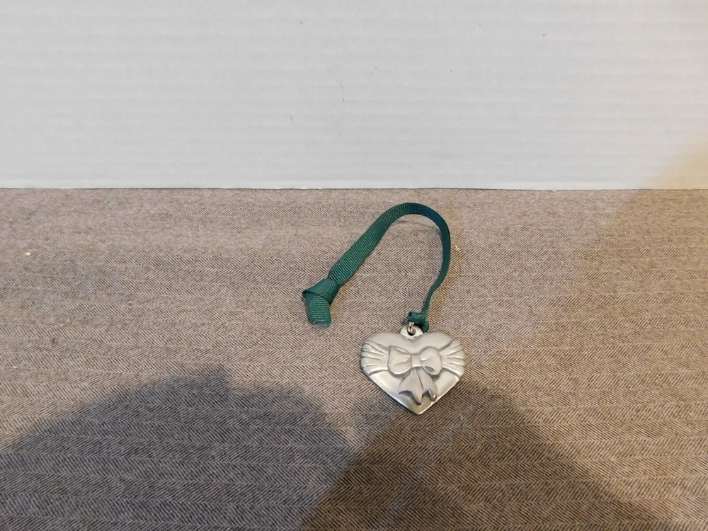 Pewter Heart Basket Tie On