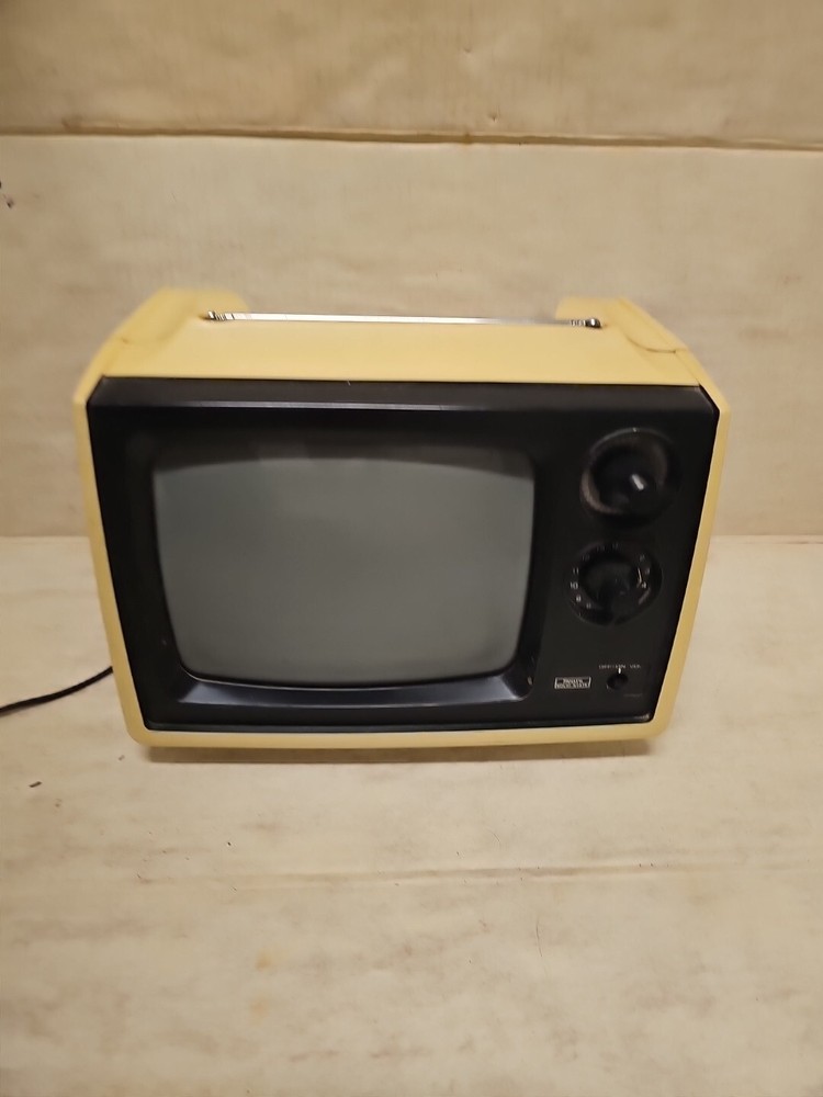 Vintage TV Sears Roebuck Co. SOLID STATE 1970's Pull Button Model 564 Television