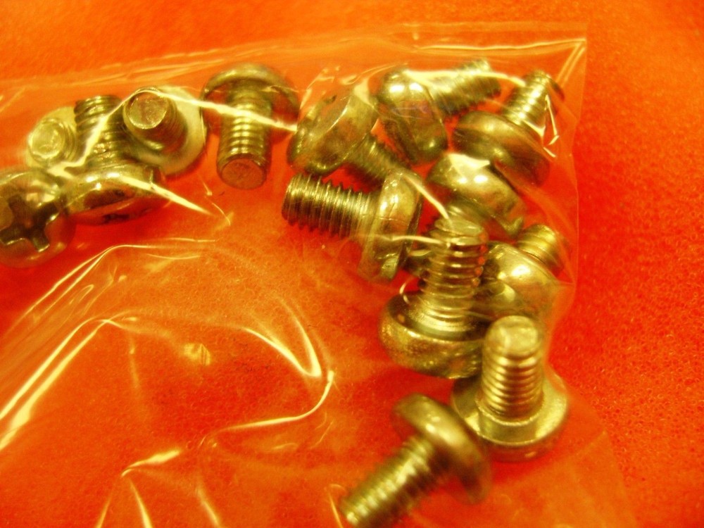 Sun Microsystems Sun Fire X4200 Server Screws Screw Set
