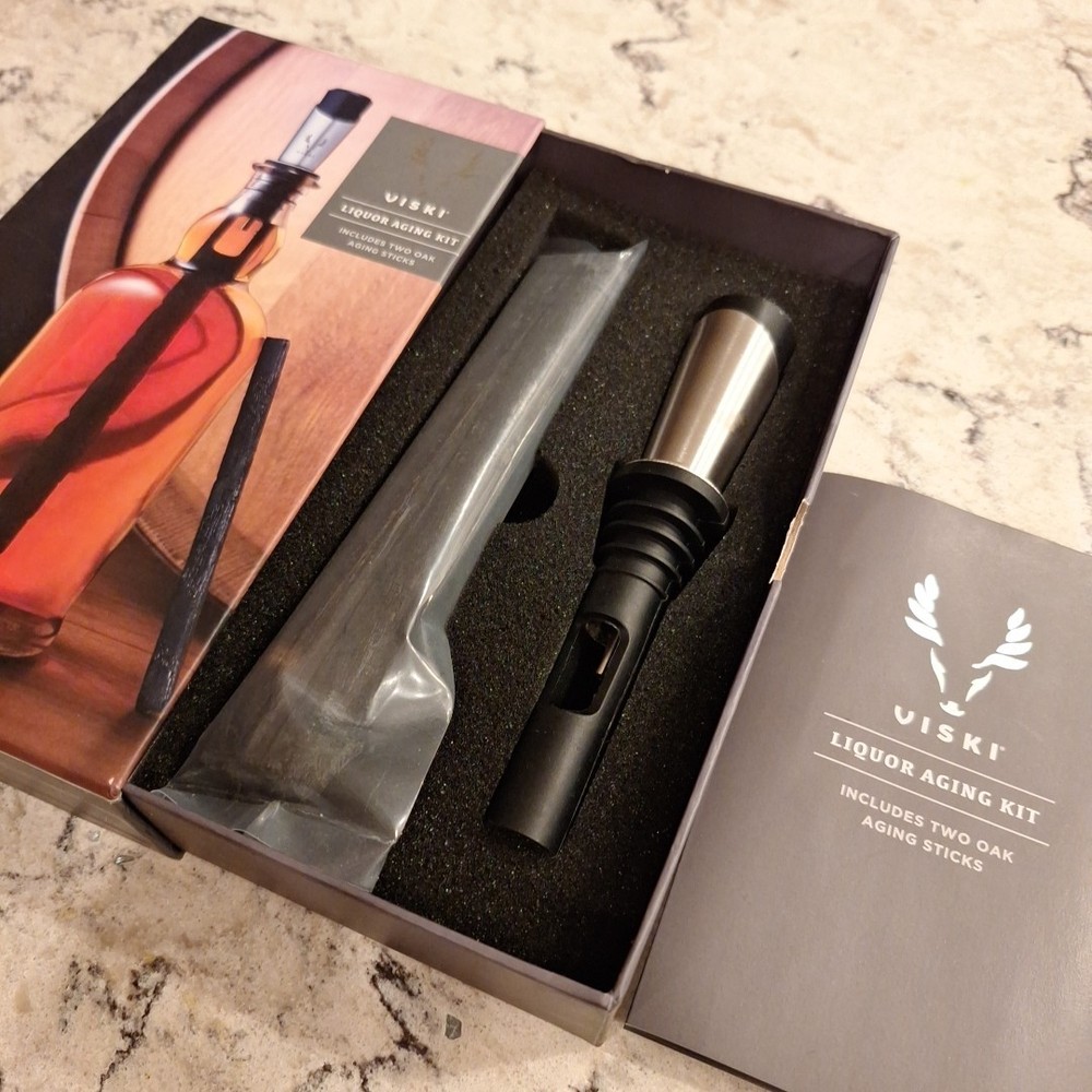 NEW Viski Liquor Aging Kit Includes Two Oak Sticks Pourer & Stopper