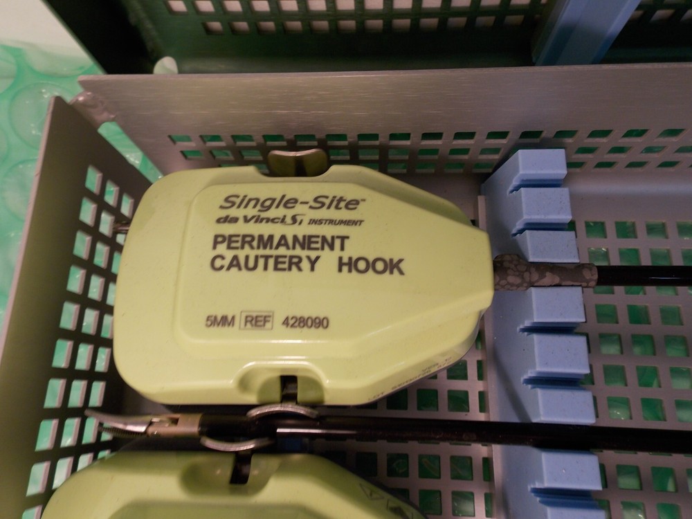 DaVinci Single Site Instrument Set With Sterilization Tray (LAM-2018)