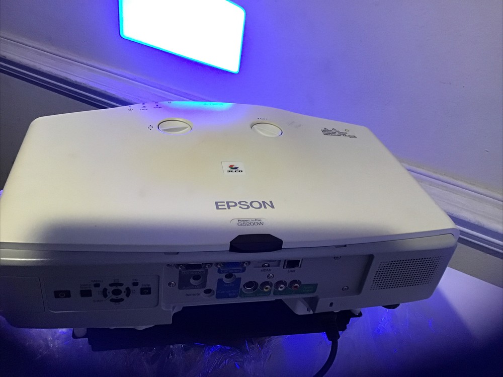 Epson Powerlite Pro G5200W Projector