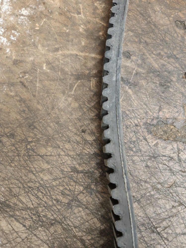 Dayco 140-5157 belt used