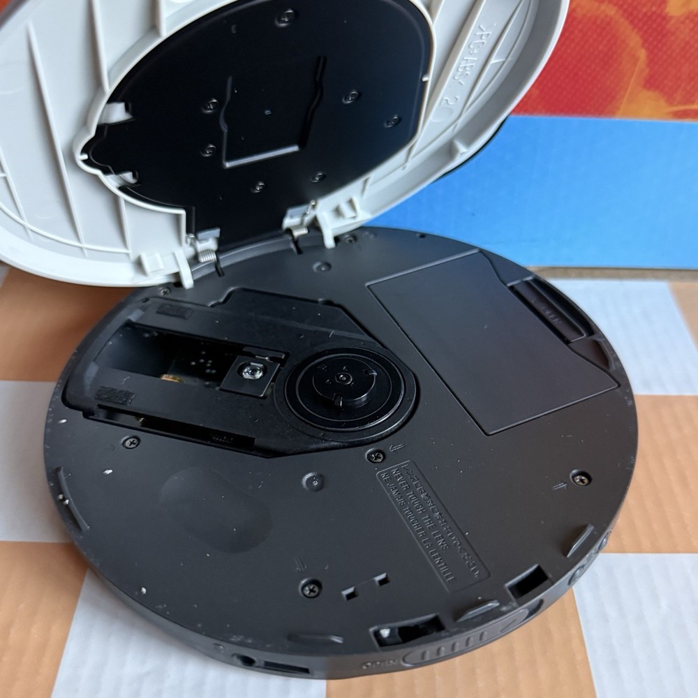 Sony Walkman Lot D-EJ106CK CD Player D-EJ615 Bundle (READ)