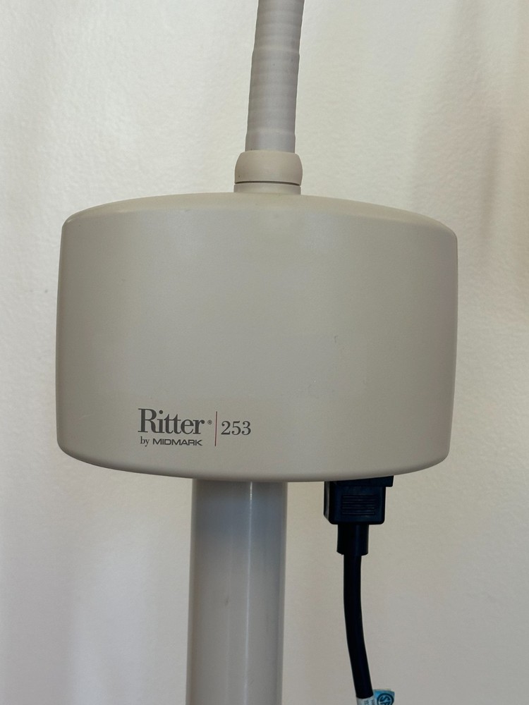 MIDMARK Ritter 253 LED Exam Light with Mobile Stand