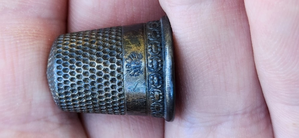 7 Thimble Lot 6 sterling Silver 1 Not Marked