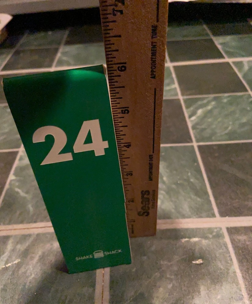 Shake Shack #24 Plastic Green Table Tent *Pre Owned* ddd1