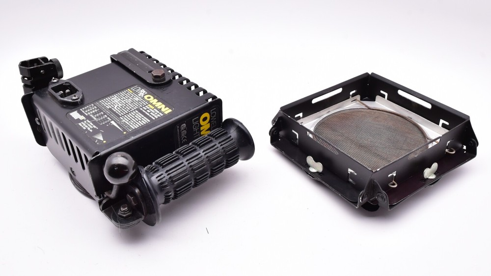 Lowel Omni Light with Barn Doors & Scrim (#12216)