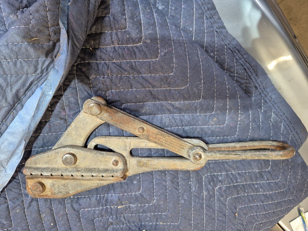 Klein Tools CHICAGO GRIP CABLE PULL WIRE PULLER 1611-30