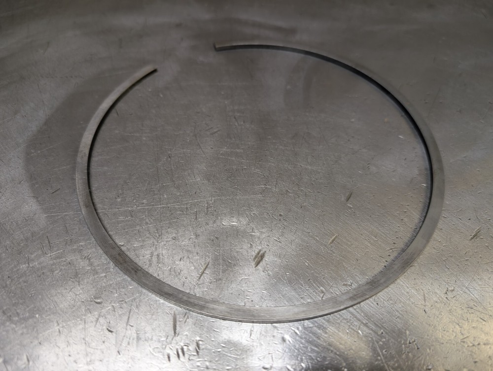 th400 center support snap ring
