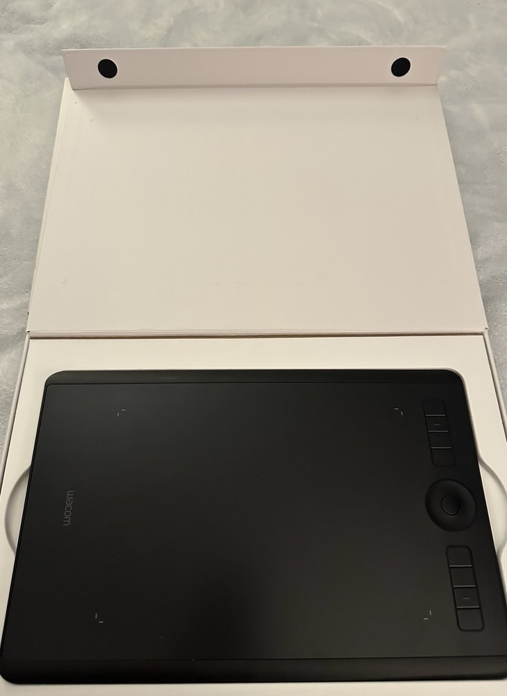 Wacom Intuos Pro Medium PTH-660 Complete w/ Pen &
