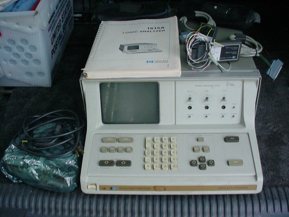 HP 1615A Logic Analyzer with Pods and manual