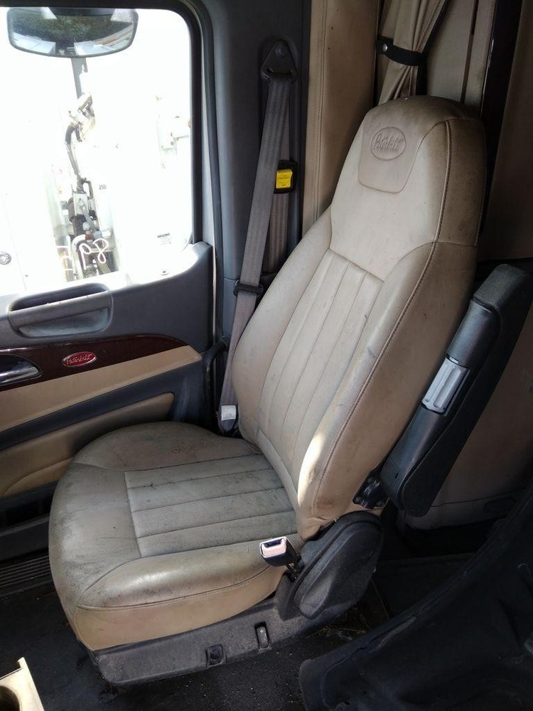 Replaces 2015 PETERBILT 579 FRONT SEAT ,  MD