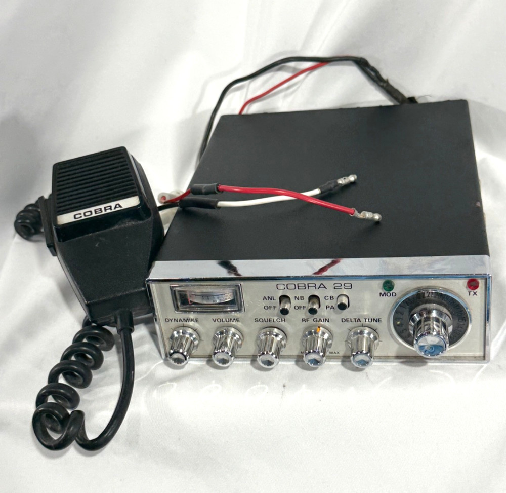 Cobra 29 CB with Mic and assorted cords Untested