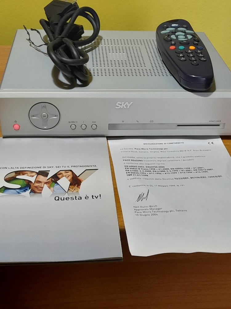 SKY DIGITAL DECODER MODEL DS432NS