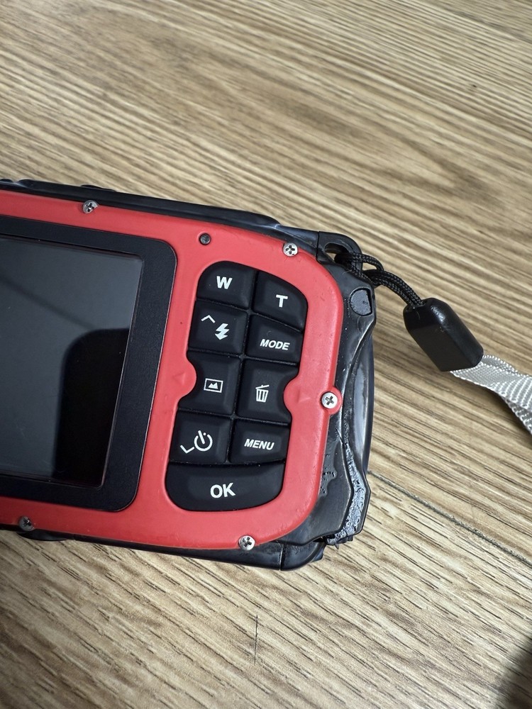 Coleman Xtreme Waterproof Digital Camera Red – Works via USB, Broken Latch