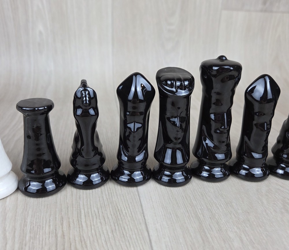 Vintage Duncan Ceramic Black & White Gothic Chess Pieces MCM 32Pc Complete Set