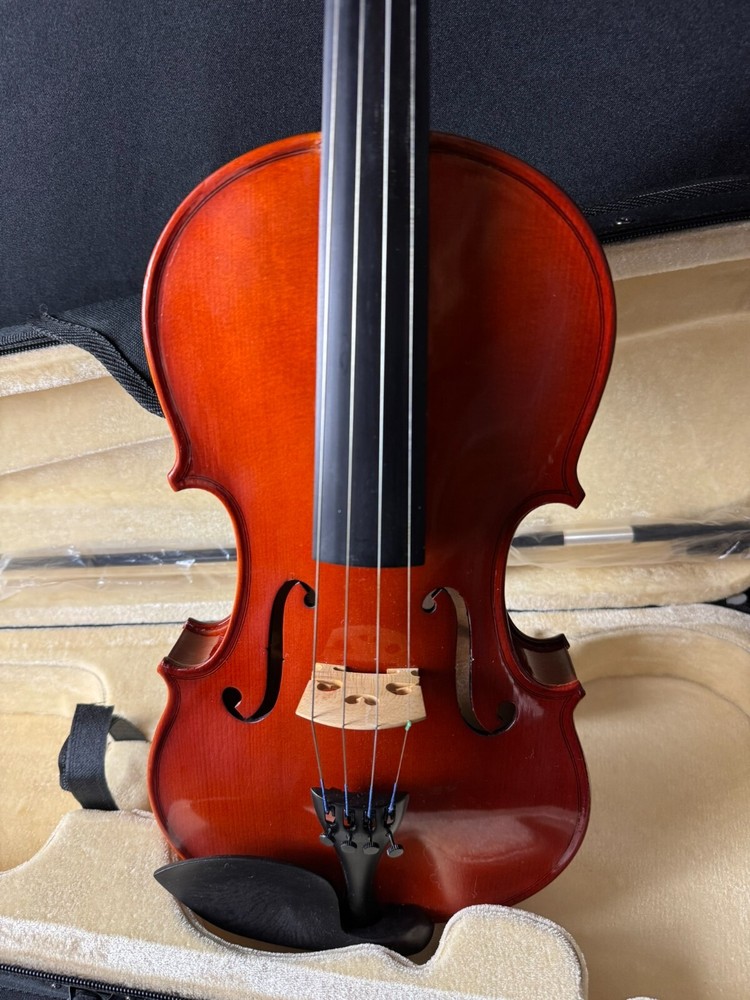 Maple Leaf MLS110VN 4/4 Student Violin Outfit
