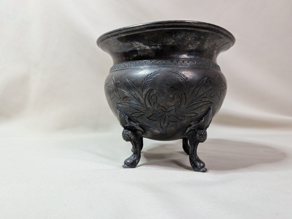 Silver Plate Victorian Floral Salt Cellar - READ