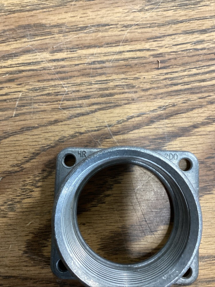 Eaton HR200 LOAD CENTER 2" REMOVABLE HUB Used