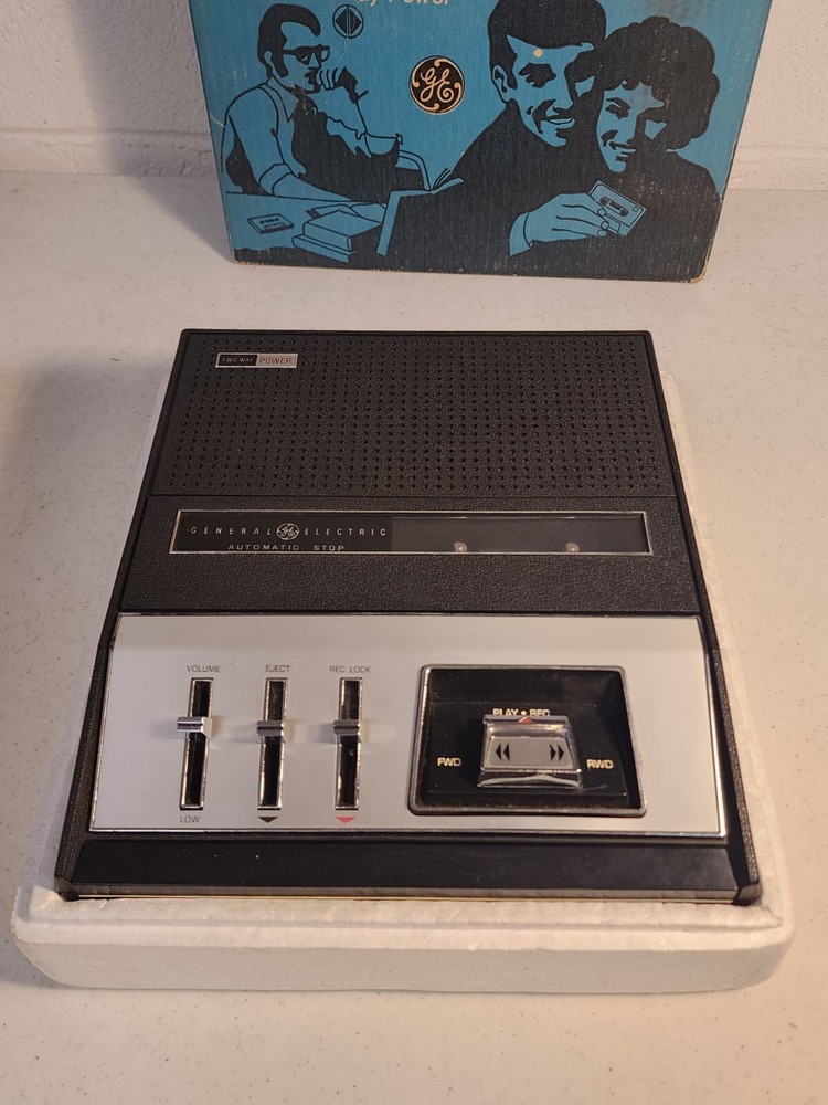 Vintage GE Model M8415 Portable Cassette Recorder