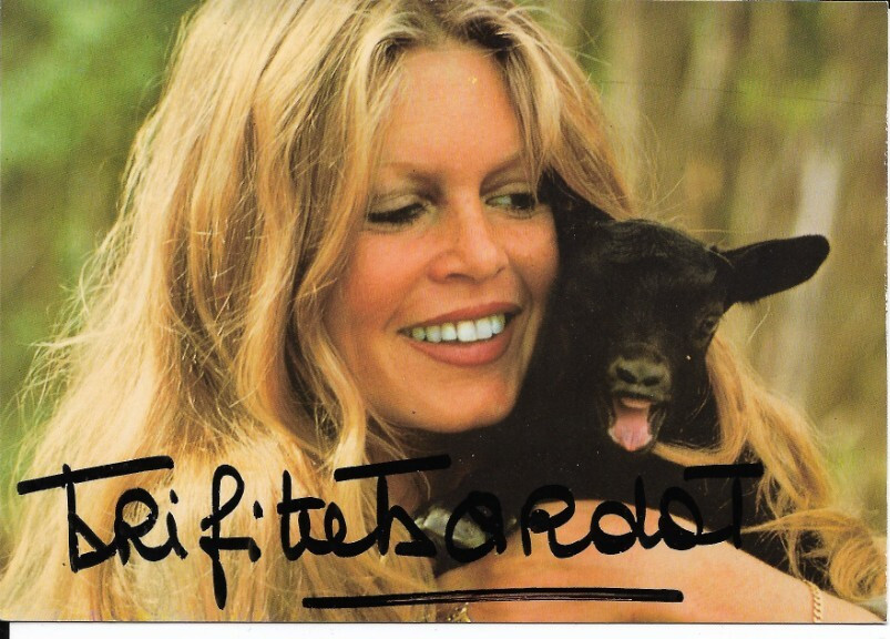 BRIGITTE BARDOT (singer, actress, model) autographed postcard