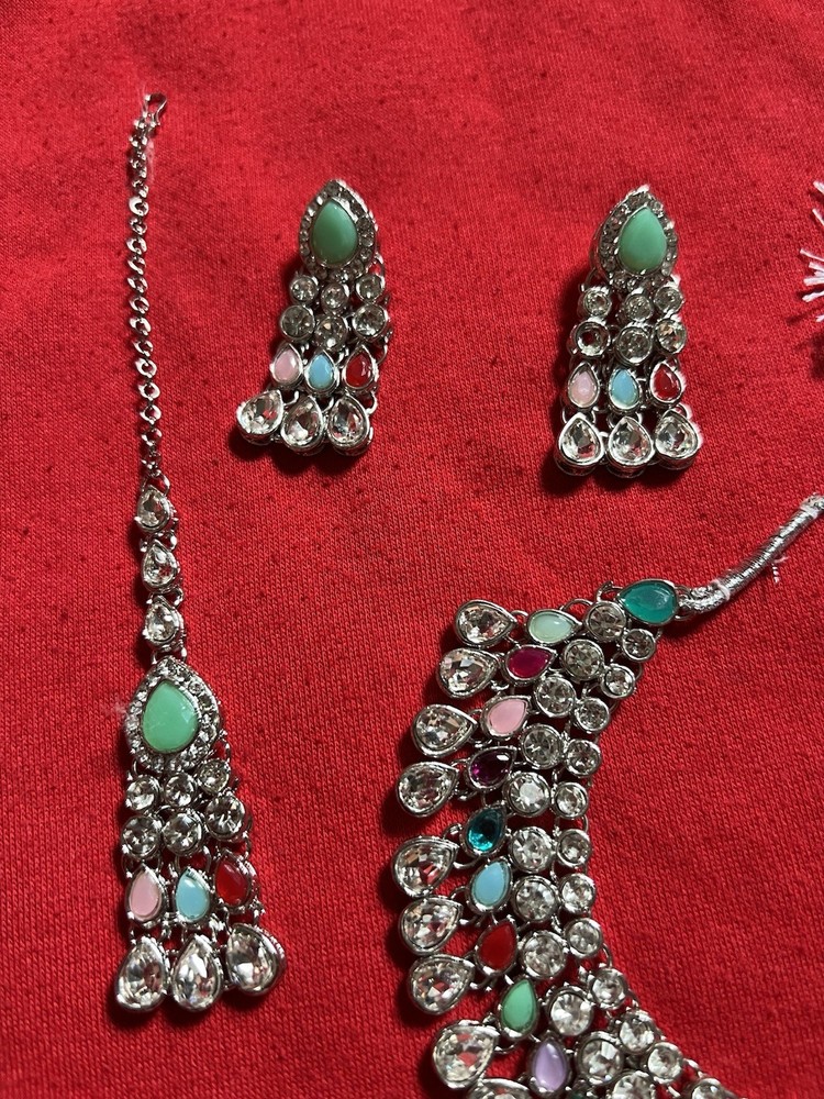 Women’s Necklace Set