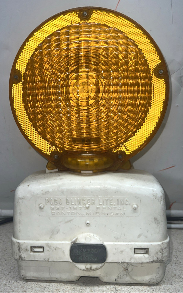 Amber Blinking Barrier Construction Road Lights (Hazard) Poco Blinker Lite. INC