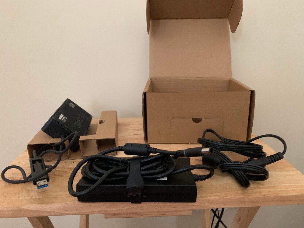 Dell D6000 Universal Docking Station - Black