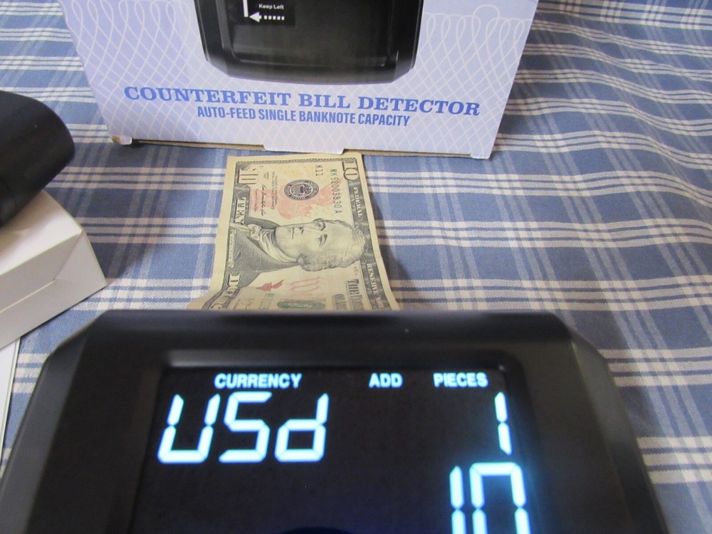 Counterfeit Bill Detector Machine with LCD Display (New Open Box) FREE SHIPPING.