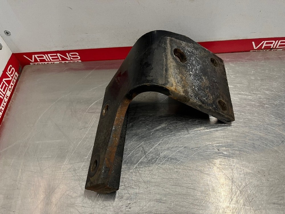KENWORTH K276-1560 BRACKET-CROSSMEMBER FRONT ENGINE SUPPORT