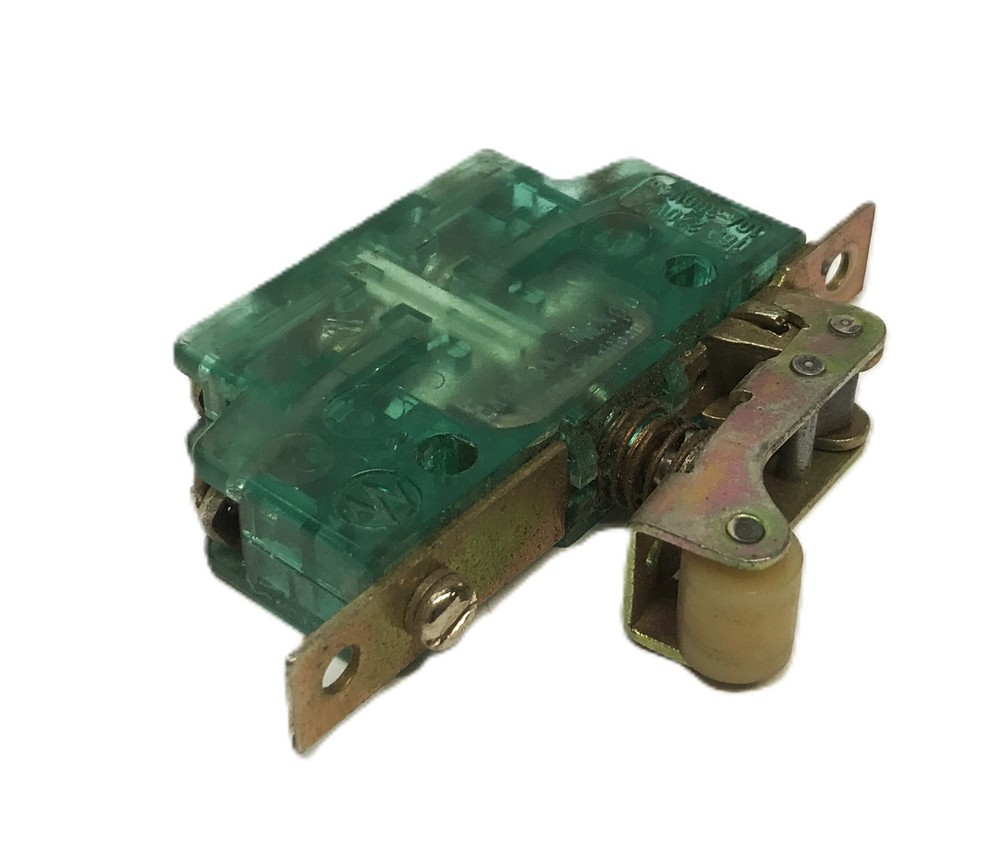 Total Source Micro-Switch 393-1004 NOS