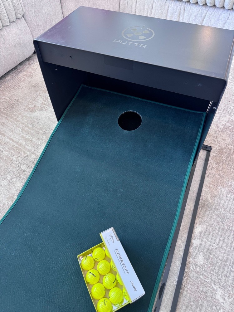 PUTTR Smart Putting Green - barely used