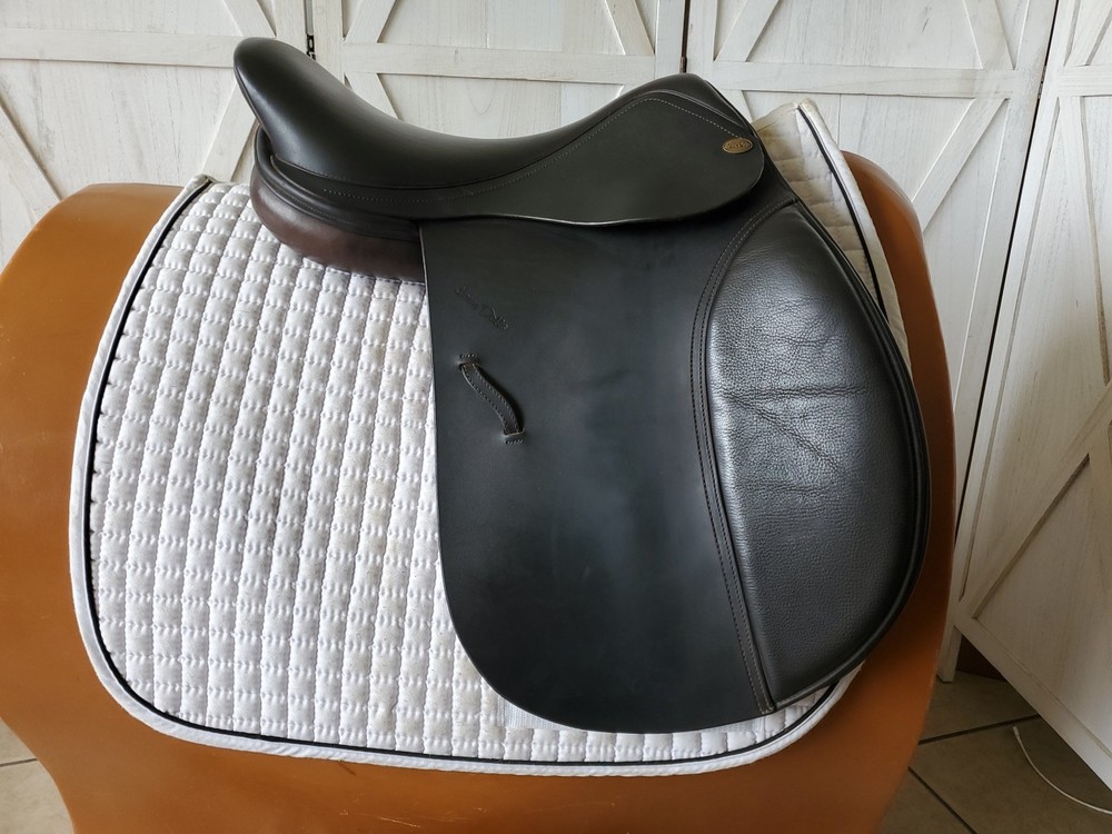 Harry Dabbs Avant GP Saddle 17"/MW