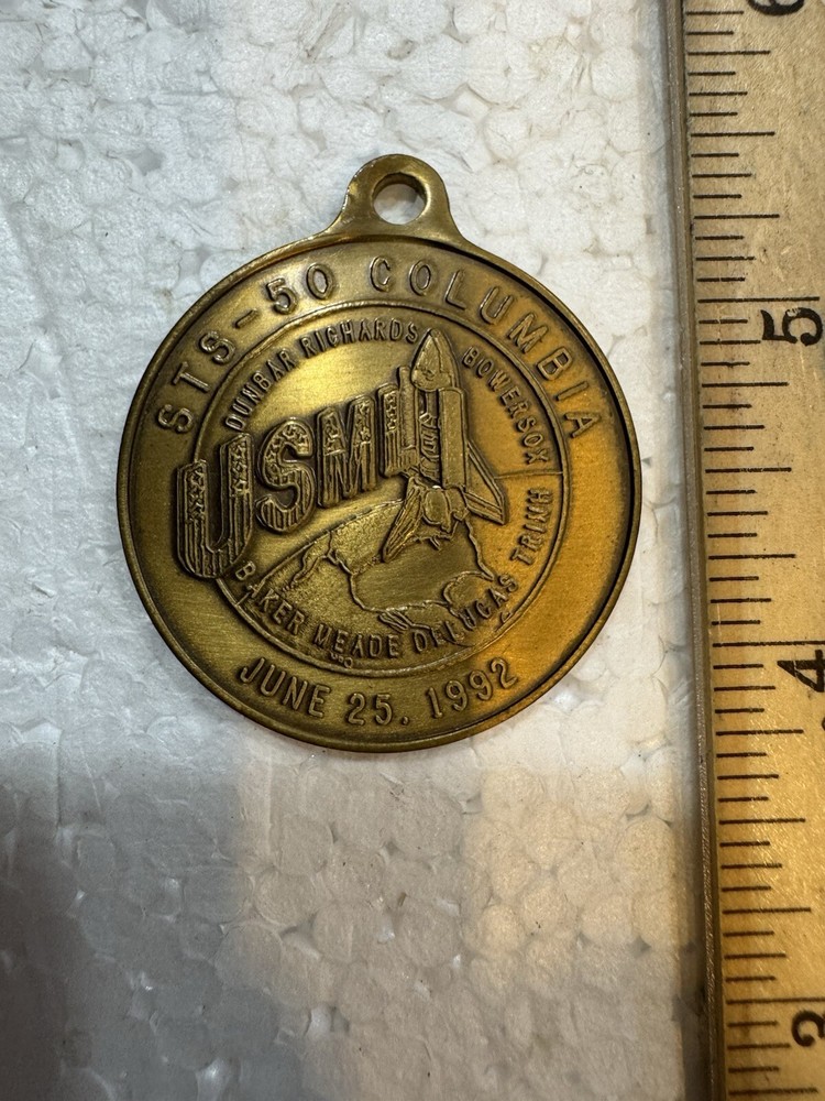 Vintage 1992 NASA Space Shuttle Keychain