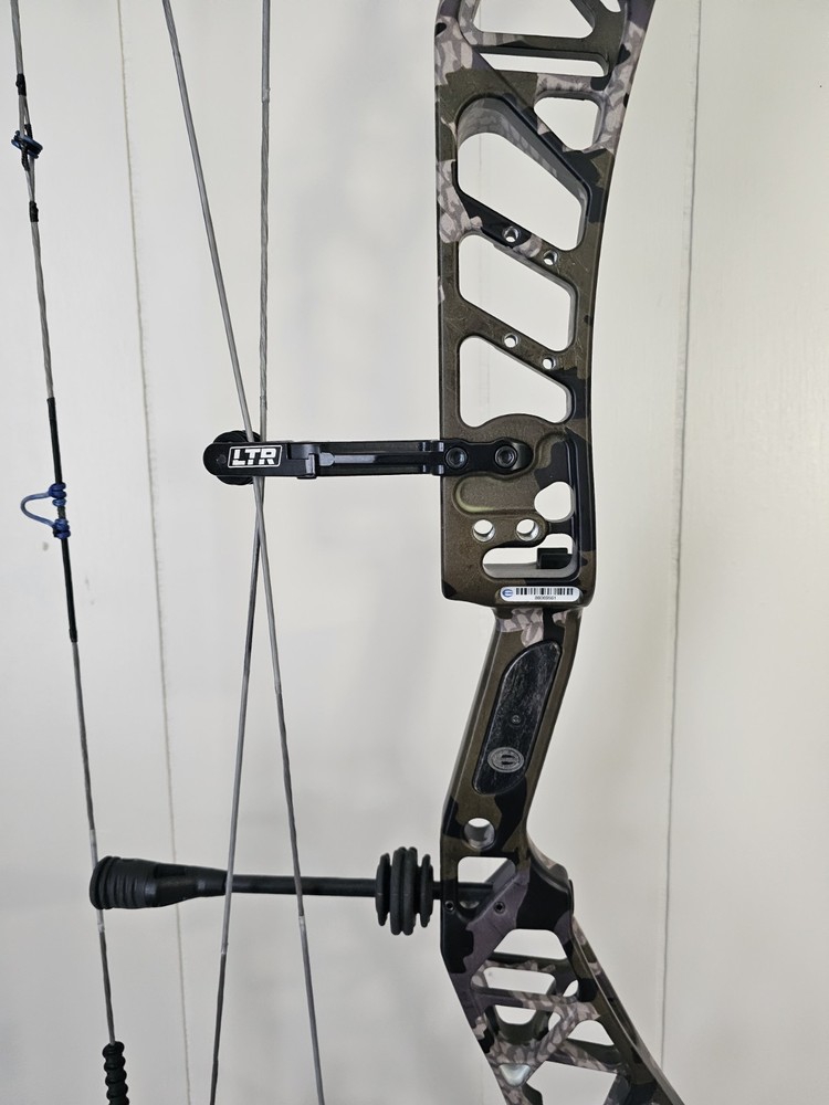 Elite Envision Compound Bow