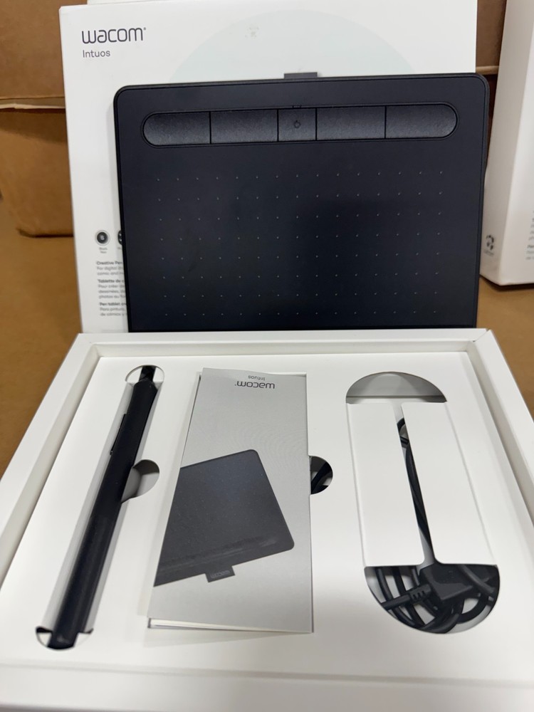 Wacom Intuos Bluetooth Graphics Drawing Tablet, 4 Customizable ExpressKey