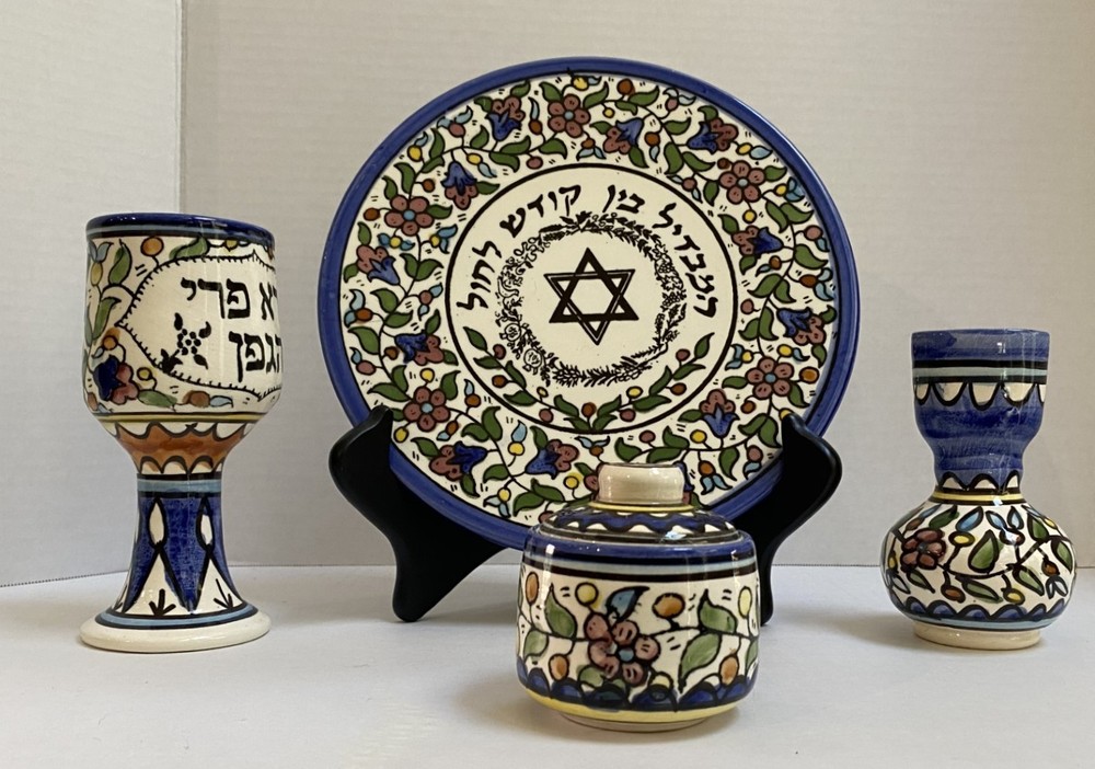 4 PCS. KIDDUSH SET, HAND PAINTED, CERAMIC