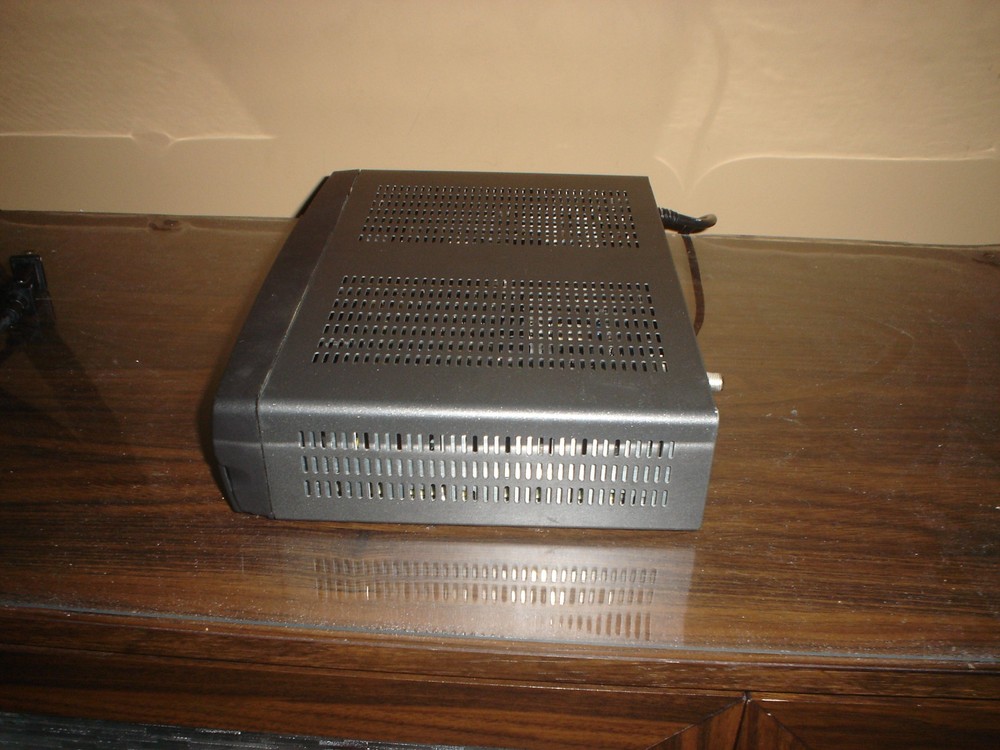 Hughes Network Systems DirecTV Plus SD Satellite Receiver HIRD-E1 - NOT WORKING