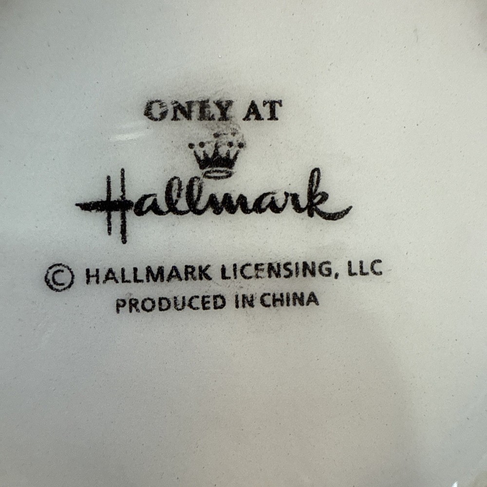 Hallmark Porcelain Stacked White Snow Flake Handle Measuring Cups Whole Set