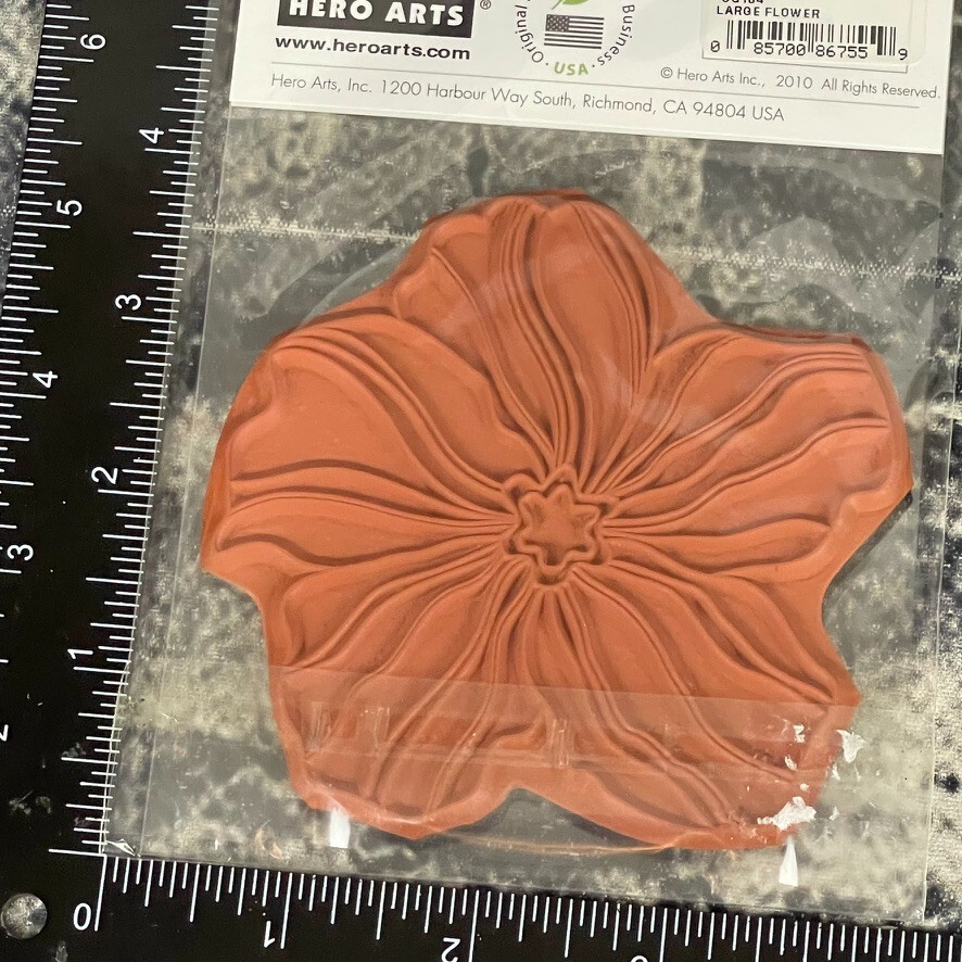 Hero Arts LARGE FLOWER Solid Flower Stamp