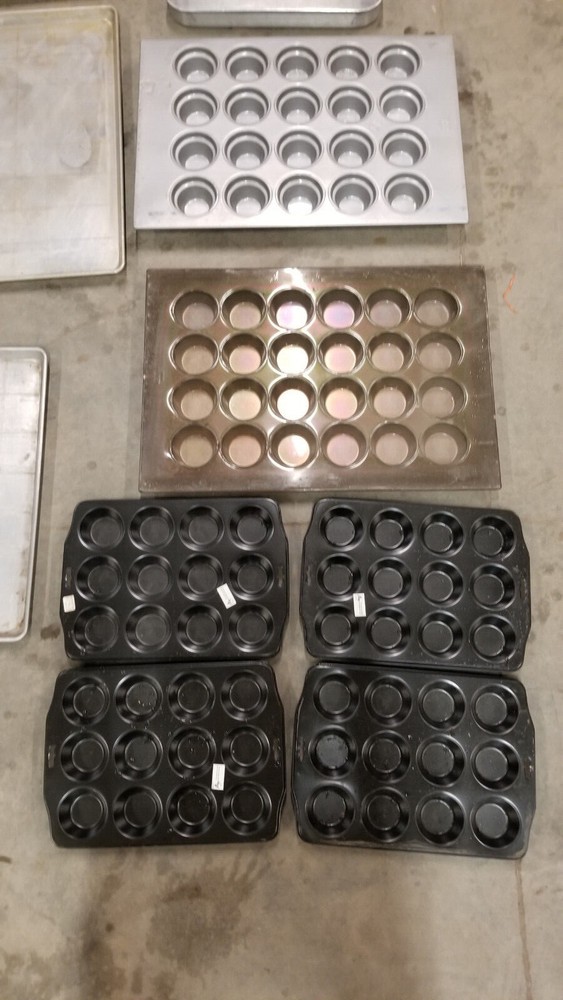 Eagle baking rack with commercial cookware