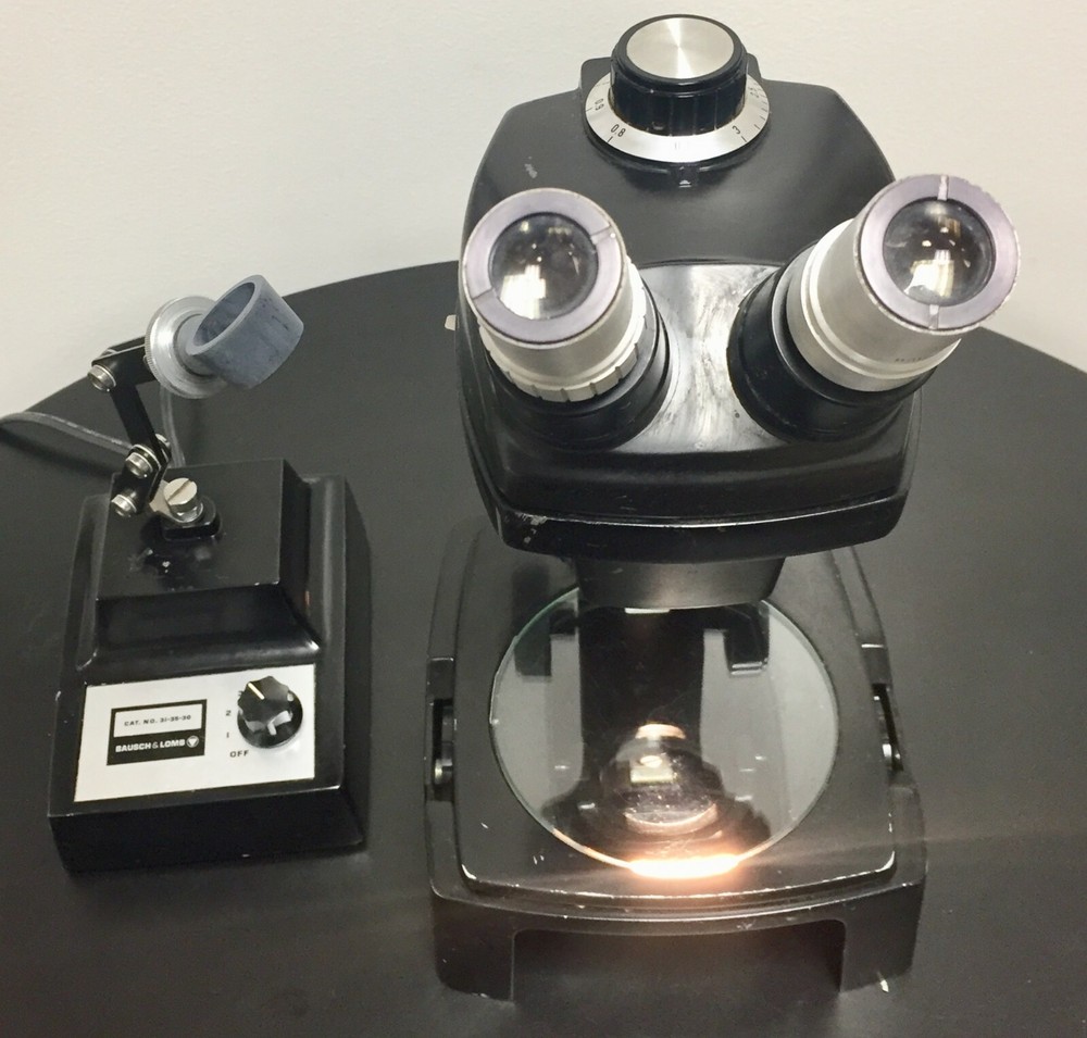 Bausch & Lomb StereoZoom 4 0.7x-3x Microscope w/ B & L Light Source