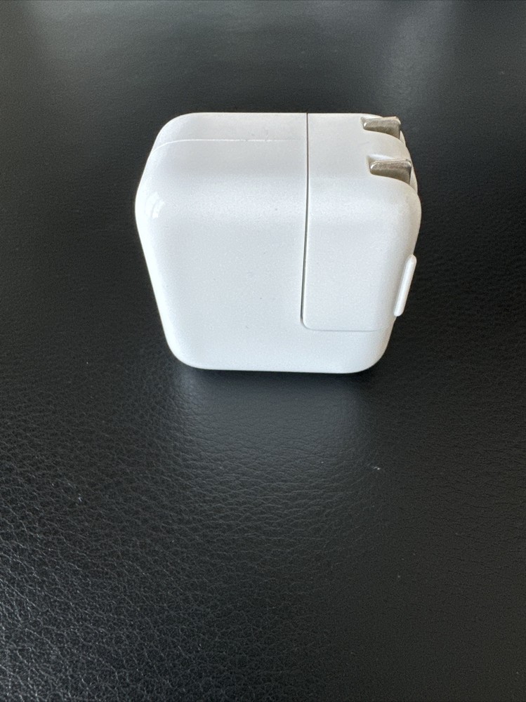 Apple 12W USB Genuine Power Adapter. White.