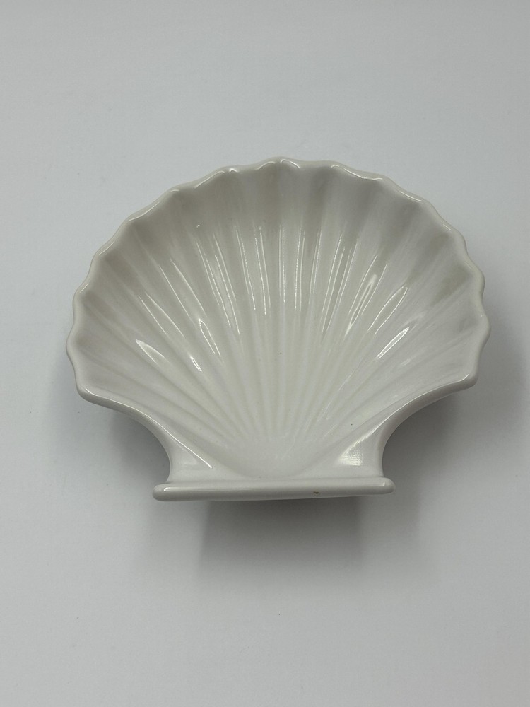 Action White Ceramic Shell Shape Dish Glossy Japan Coastal Beach